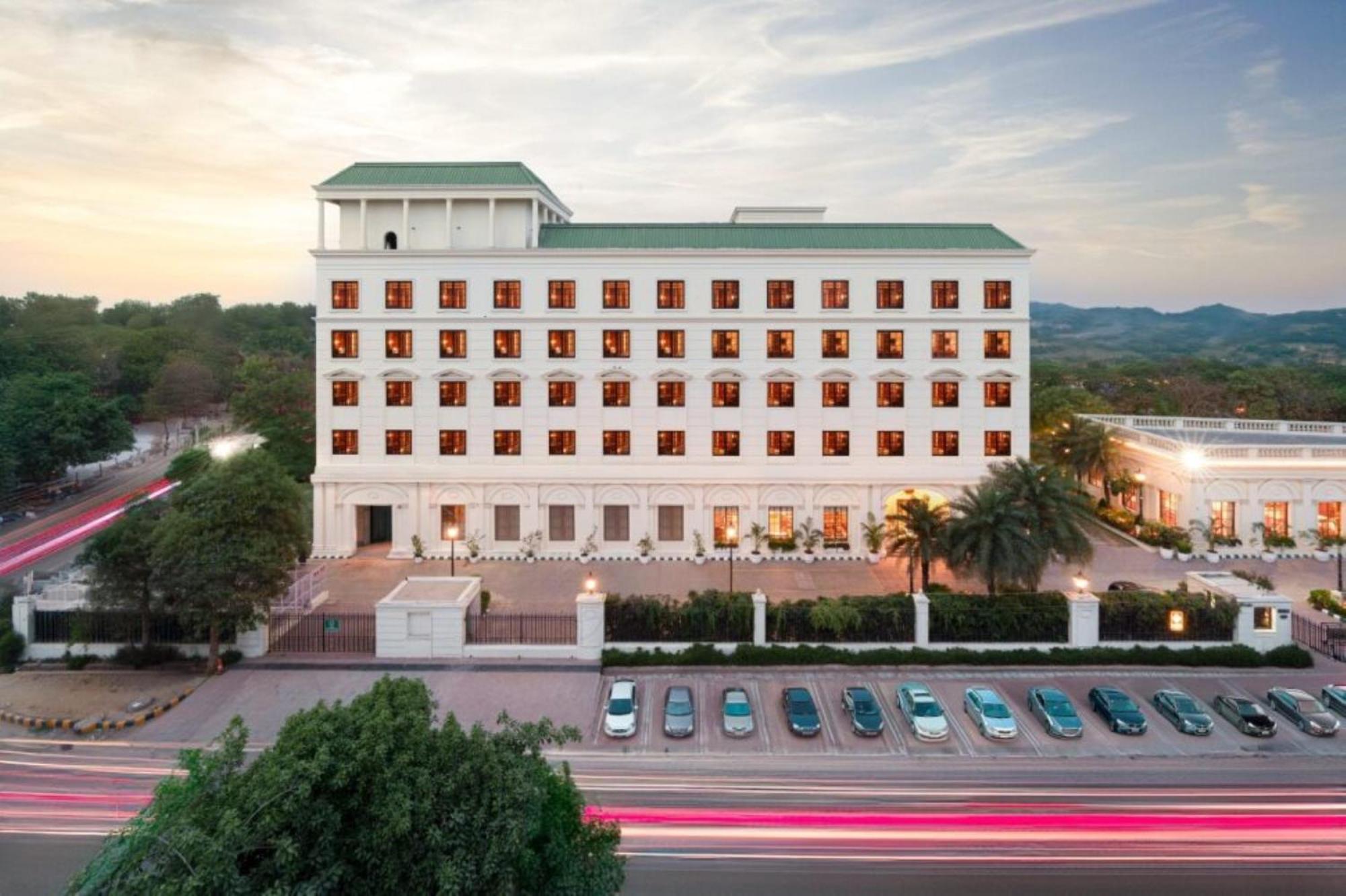 Hotel Dlf Club 3 Gurgáon Exteriér fotografie